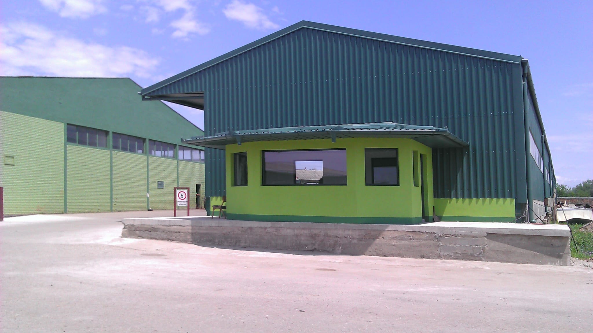 Skladište za mašine i opremu sa portirnicom u Mramorku | MCon objekat