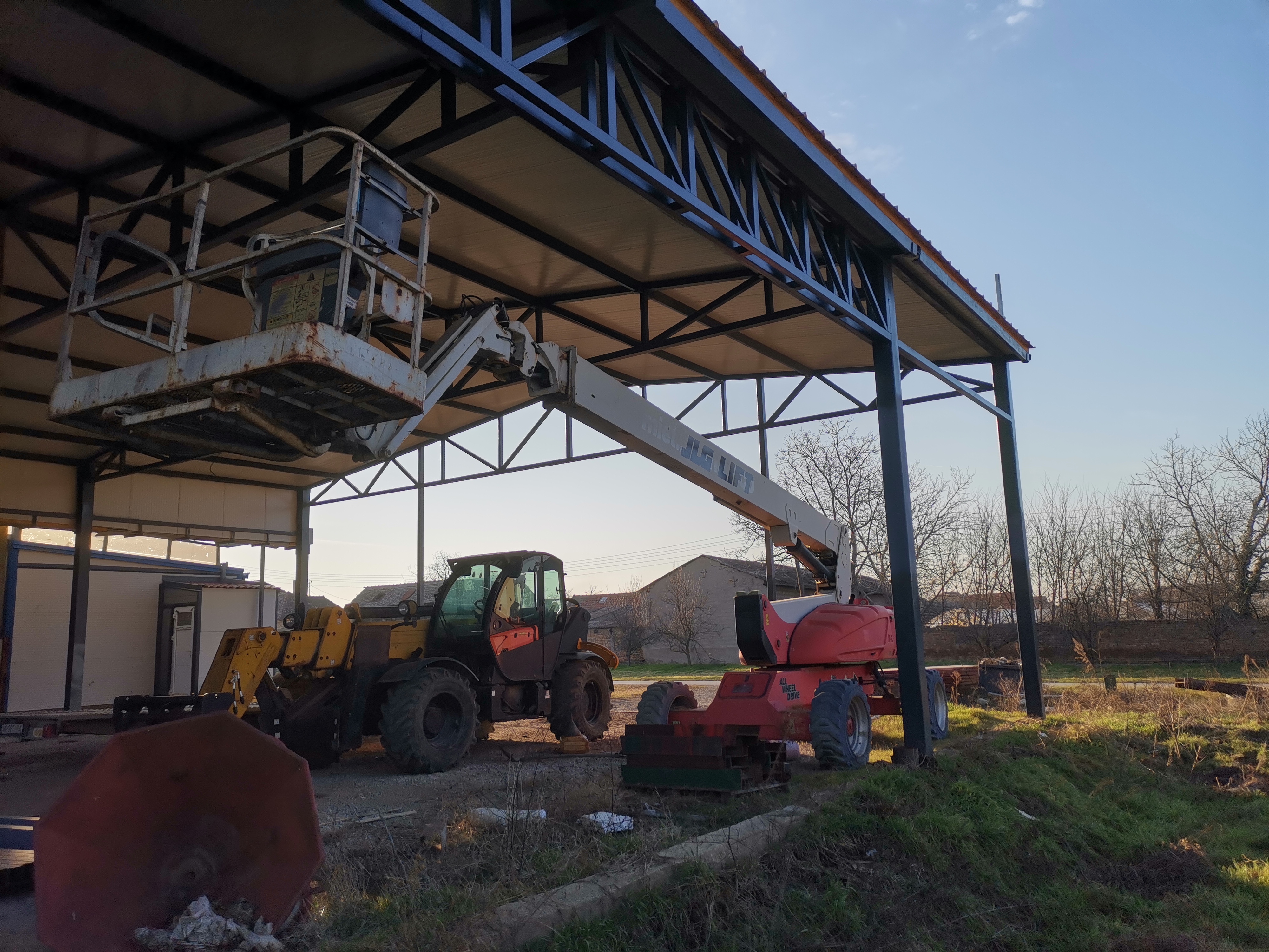 JLG zglobna platforma — iznajmljivanje sa rukovaocem | MCon