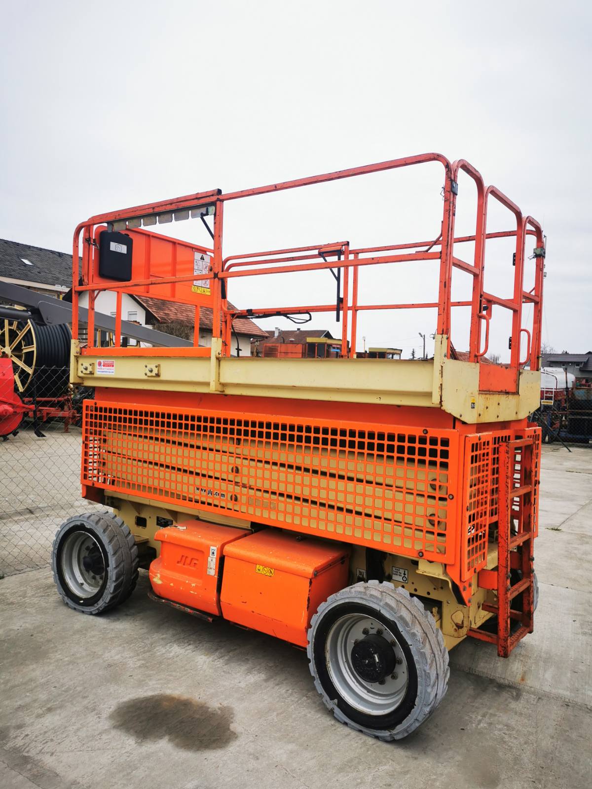 Makazasta platforma za iznajmljivanje | MCon mašine za gradilišta